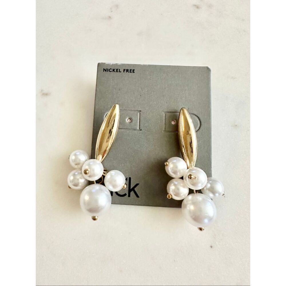 Nordstrom‘s faux pearl and gold color dangle earrings - Picture 2 of 2